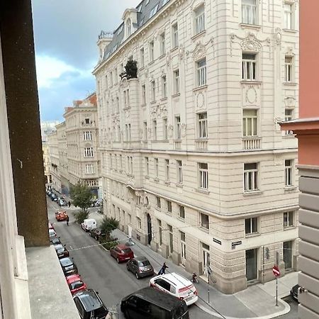 Mariahilfer Street Apartment Vienna Luaran gambar