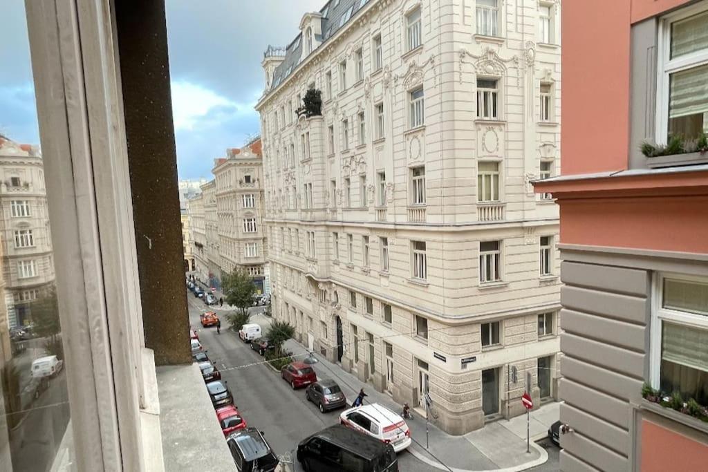 Mariahilfer Street Apartment Vienna Luaran gambar